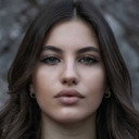 Miriam Dossena als Giulia