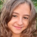 Ekin Pasvanoğlu als Ayse