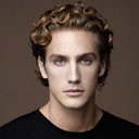 Eugenio Siller als Julián Huerta Almada "El Chamuco"