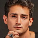 Emilio Osorio als Aristóteles Córcega