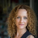 Lisa Wildmann als Sarah