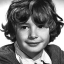 Mark Lester als Christopher Coombs