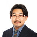 伊藤俊介 als Ammoner Ito (voice)