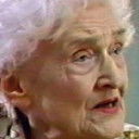 Suzy Marquis als Woman in building