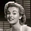 Jean Moorhead als College Girl (uncredited)