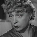 Suzanne Dantès als Madame d'Epinay
