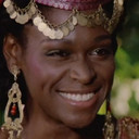 Mari Hubert als African Comedian