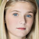 Elle Graper als Lucy