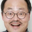 Shin Seung-hwan als Free Daily Reporter