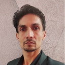 Vivek Sharma als Villager
