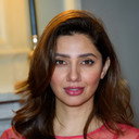 Mahira Khan als Sara