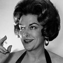 Avis Scott als Sergeant's Wife
