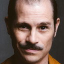 Karl Michael Maschek als Critter