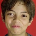 Keanu Peyran als Max