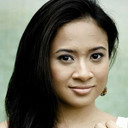 Juliana Ibrahim als Mona