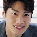 Lee Eun-hyung als Jung Young-joon