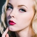 Tara Nichol Caldwell als Lyvia Ricci