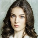 Anamaria Vartolomei als Lena