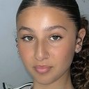 Emma Boumali als Sihem