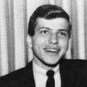 Frank Sinatra Jr. als Marty Wheeler