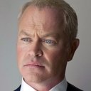 Neal McDonough als Green Arrow / Oliver Queen (segment "Green Arrow") (voice)