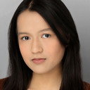 Gloria Aung als Grace Lee