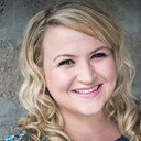 Leah MacRae als Mrs Robinson