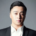 Dong Kefei als Lin Dabao /  林大宝