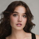 Ryann Bailey als Lana Kent