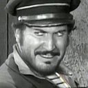 Michael Visaroff als Innkeeper (uncredited)