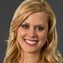 Janet Varney als Herself