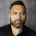 Maaka Pohatu als Father Matu Williams