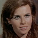 Lynn Loring als Carolyn