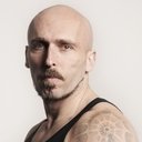 Martín Aslan als Cura