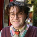 Rosearik Rikki Simons als GIR (voice)