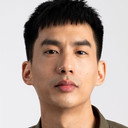 李慕恩 als Dr. Chang