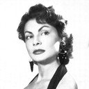 Nora Visconti als Giulia Averardi