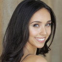 Nicole Carmela als Nicole Roberts