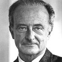 Fred Zinnemann als German Soldier / French Ambulance Driver (uncredited)