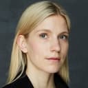 Hilma Kotkaniemi als Salli