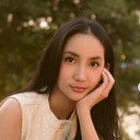 Alexandra Vallerie als Ayu