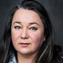 Shelley Longworth als Additional Voices