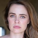 Nathalie Rapti Gomez als Rosaline