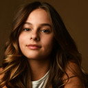 Emma Filley als Riley Miller