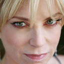 Beth Andersen als Chorus (voice)