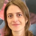 Jenna Berger als Self - Supervising Producer