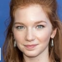 Annalise Basso als Heaven Casteel