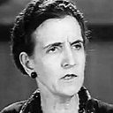 Martha Mattox als Mrs. Pritchard