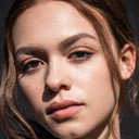 Sadie Soverall als Charlotte