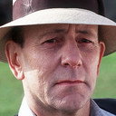 Tim Meats als Oliver Gill